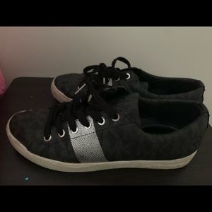 Michael kors sneakers size 9